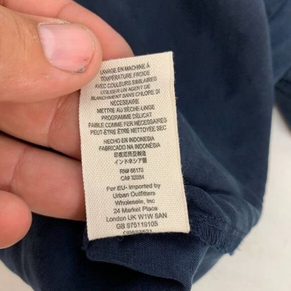 Free People Navy Button-Up Shirt With Gold Accents & Front Pockets Size Medium - Picture 6 of 7